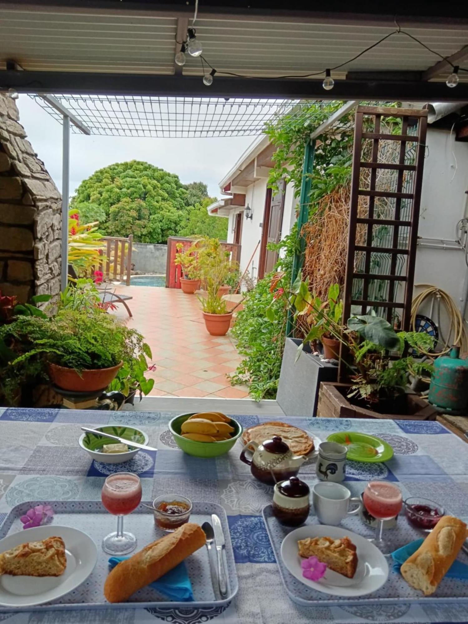شقة Chez Madame Fabienne Sainte-Suzanne المظهر الخارجي الصورة